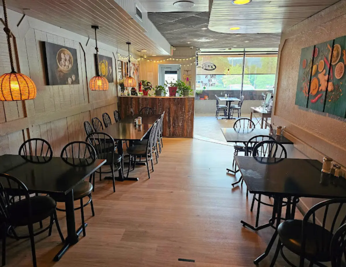 maurya indian twist dundas hamilton interior photo